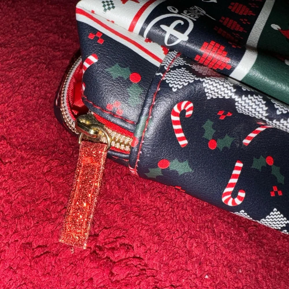 DISNEY MICKEY MOUSE CHRISTMAS HOLIDAY COSMETICS ZIPPER BAG